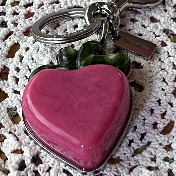 π COACH COACHTOPIA STRAWBERRY BAG CHARM π NWOT π - Picture 10 of 16